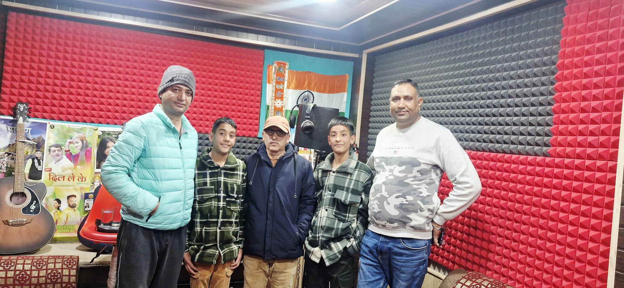 नए साल पर गतिक और भाविक का एक नया गाना आ रहा है जो शादियों में सबको नचाएगा!मुझे आशा है कि आप सभी का आशीर्वाद हमेशा की तरह इस बार भी इन दोनों पर रहेगा