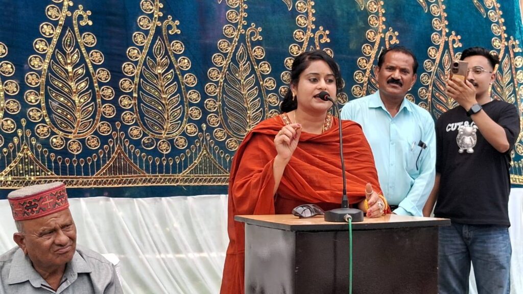 आज जोगिंदर नगर में जीवन जी की अध्यक्षता में मनाया गया सम्मान समारोह! जिसमें नव निर्वाचित प्रधान उप प्रधान BDC सदस्य सम्मिलित हुए!